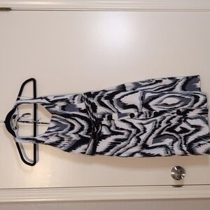 Cache halter top dress size 4. White, black and gray design.